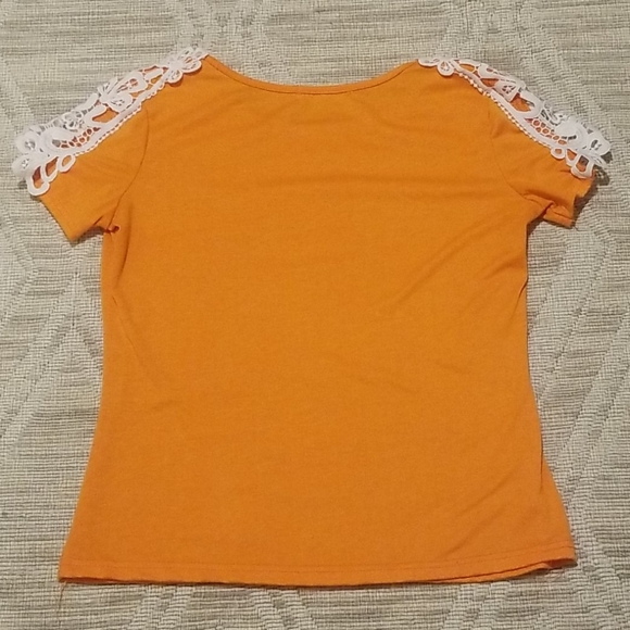 ♡ Womans orange top with lace short sleeves - Picture 4 of 4